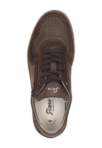 Braune Wildlederturnschuhe mit durchbrochener Optik, Schnürverschluss und seitlichem Reißverschluss. Verfügt über ein gepolstertes Innere und eine textile Innenauskleidung.