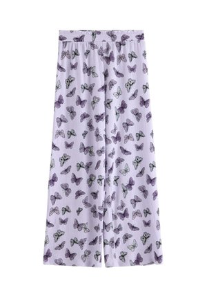 Lyse lilla bukser med brede ben og elastisk talje, dækket af et spredt mønster af lilla og sorte sommerfugle.