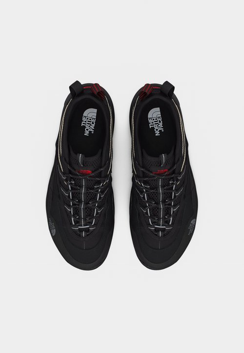 The North Face CLYFFE ULTRA UNISEX - Trainers - black/red — photo 5