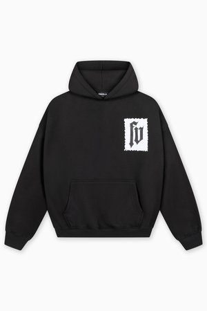 Sudadera negra con capucha y bolsillo delantero. Presenta un diseño gráfico blanco en el pecho, confeccionada con un tejido suave y texturizado. Corte holgado.