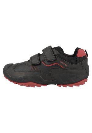 J N.SAVAGE B. A - Baskets basses - black red