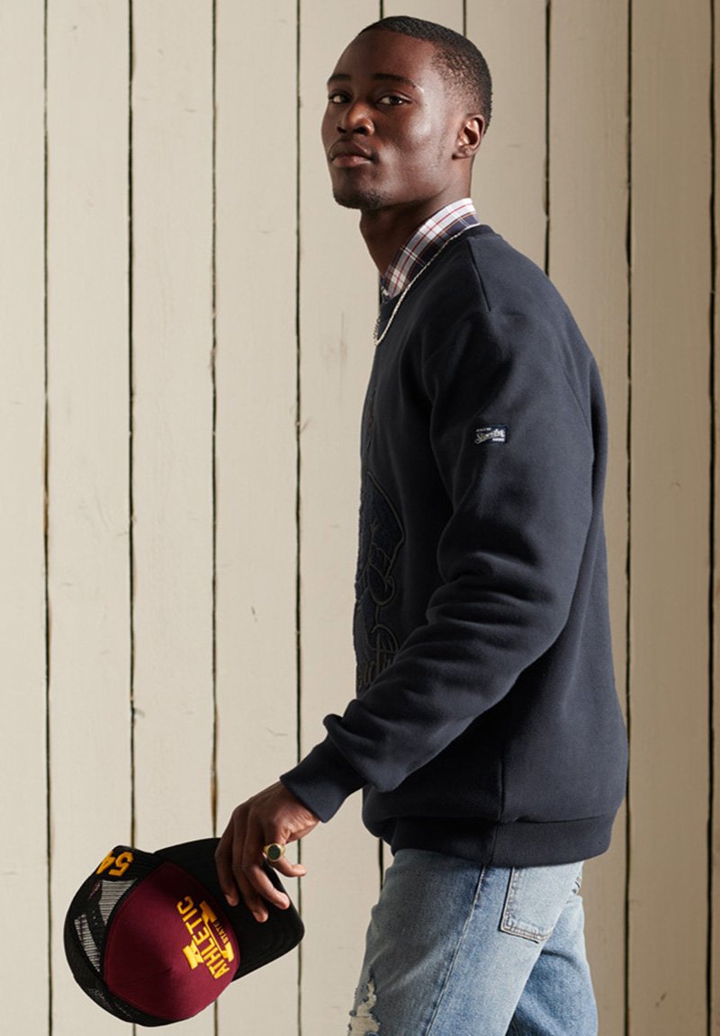 Herren Kapuzenpullover | Superdry COLLEGIATE Sweatshirt eclipse navy/dunkelblau - NO65992 Herren Kapuzenpullover | Superdry COLLEGIATE Sweatshirt eclipse navy/dunkelblau - NO65992