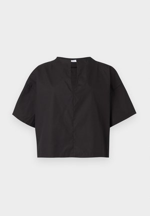 Čierny krátky boxy top so širokými rukávmi a malým V-výstrihom vpredu, zobrazený na bielom pozadí.