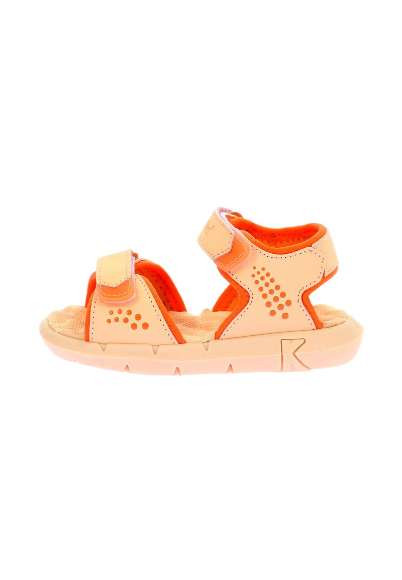 Sandali per bambini in pesca e arancione con due cinturini regolabili in Velcro, design forato, suola texturizzata e interno imbottito.