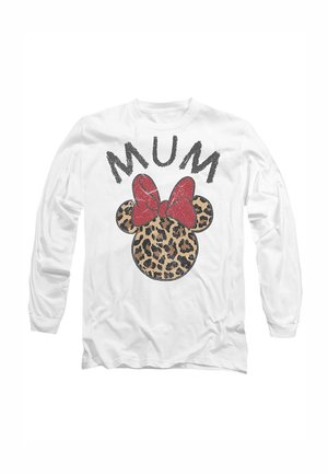 Langärmliges weißes T-Shirt mit einem Leopardenmuster von Minnie Mouse Kopf, einem roten Glitzerband und dem Wort "MUM" in fetten schwarzen Buchstaben.
