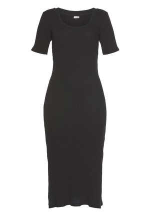 Vestido negro acanalado, de manga corta, ajustado hasta la rodilla, con escote redondeado y bajo ligeramente acampanado.