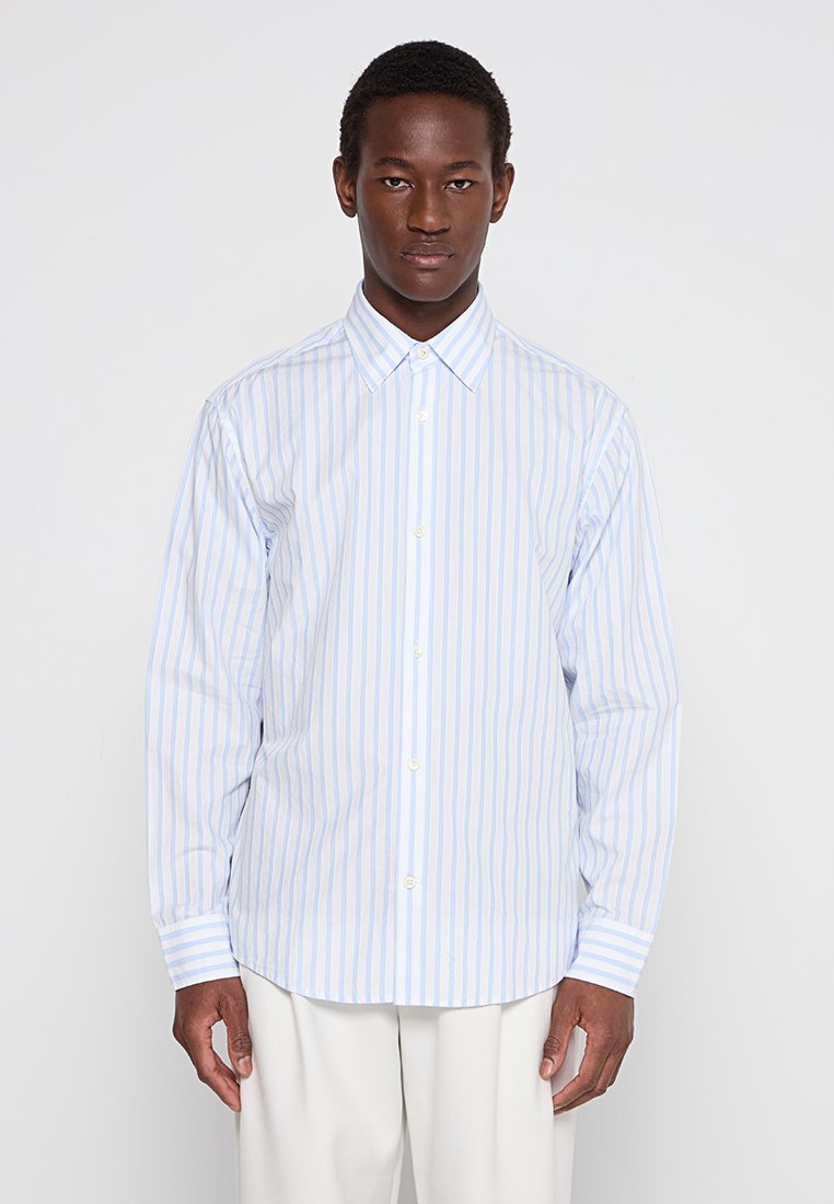 NN.07 Overhemd lichtblauw