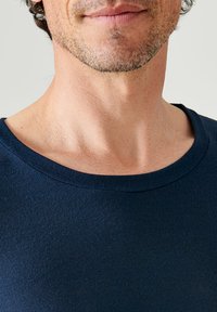 Damart COL ROND FINE SENSITIVE MANCHES LONGUES - Maglietta intima - Dark Navy