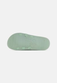 HUGO NIL SLID - Mules - light/pastel green