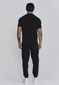 SIKSILK TECH Basic T-shirt black