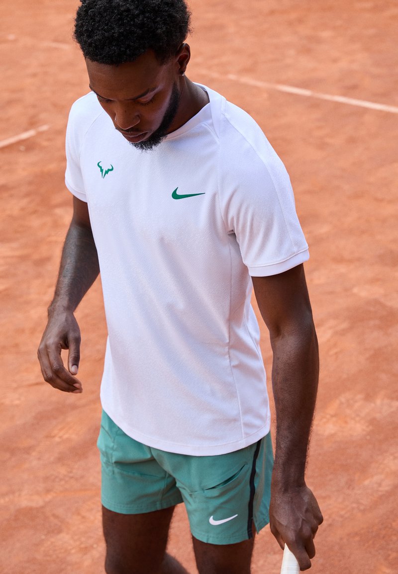 Nike Performance RAFA - Sportovní tričko - white/white/malachite