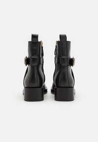 BOSS IRYNA BOOTIE - Puszābaki ar platformu - black