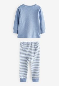 Blaues Langarmoberteil mit rundem Ausschnitt und weicher Textur, kombiniert mit blau-weißen gestreiften Hosen mit elastischem Bund.