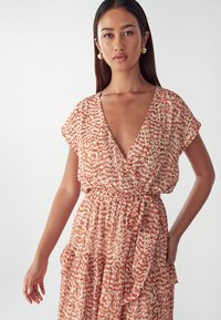 WILLA MYRA MAXI DRESS - Robe longue - beige abstract
