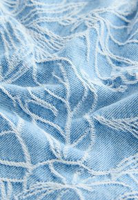 Next TALL FIT  - Džinsa auduma šorti - blue leaf jacquard