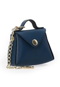 Mała granatowoniebieska torebka skórzana o fakturowanym wykończeniu, złotymi akcentami, łańcuszkowym paskiem oraz klapką ze zapięciem na zatrzask.
