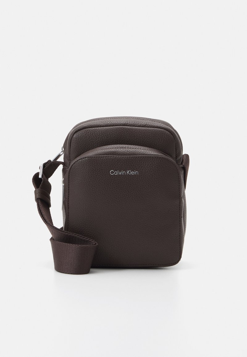 Calvin Klein MUST REPORTER - Borsa a tracolla - java brown