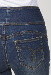 Koroshi FLARED - Traperice uskog kroja - azul osc   dark blue