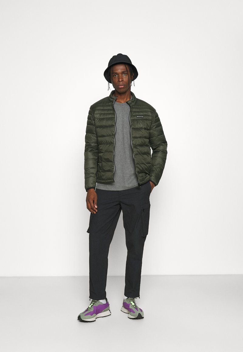 Herren Leichte Jacken | Jack & Jones Übergangsjacke forest night/dunkelgrün - TZ83468 Herren Leichte Jacken | Jack & Jones Übergangsjacke forest night/dunkelgrün - TZ83468