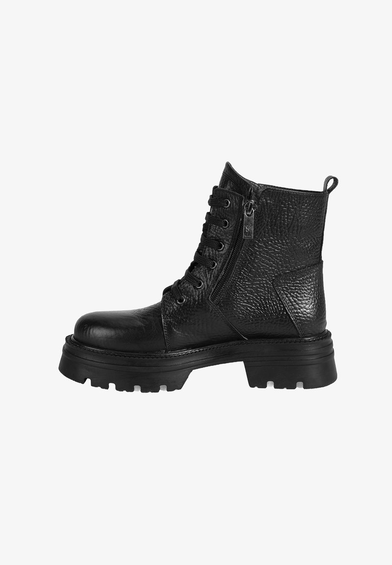 Bottines noires avec une finition en cuir texturé, dotées d'un laçage à l'avant et d'une fermeture éclair sur le côté, d'une semelle épaisse et d'une languette à l'arrière.