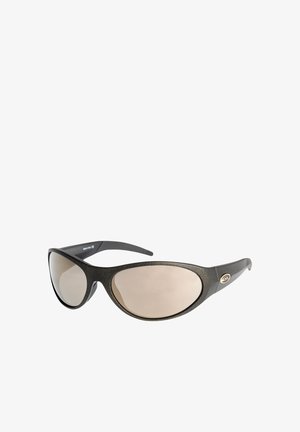 Mustat urheilulasit, joissa on teksturoitu mattapinta, kaarevat linssit ja huomaamaton logo sivussa. Linssin sävy on vaaleanruskea.