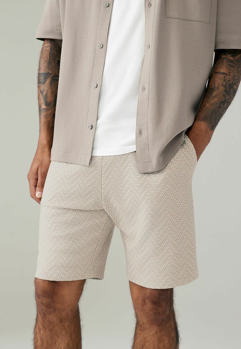 Next TEXTURED ZIG ZAG REGULAR FIT - Pantaloni scurți - neutral
