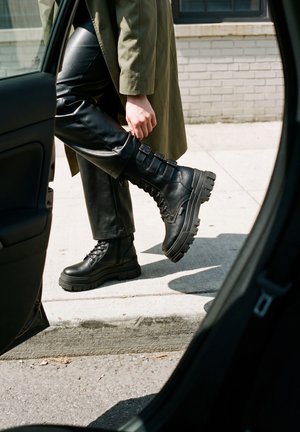 Buffalo, ASPHA - Bottes à plateau - black