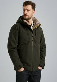 Donkergroene gevoerde jas met capuchon, met een gestructureerde kraag, ritssluiting aan de voorkant en drukknoopsluitingen op de manchetten en zakken.