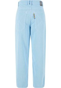 Pantaloni in corduroy azzurro chiaro con design a gamba dritta, dotati di due tasche posteriori e di un dettaglio a righe sulla tasca destra.