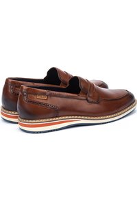 Pikolinos AVILA - Zakelijke loafers - cuero