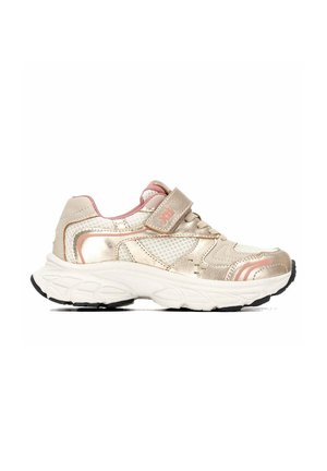 Scarpa sportiva beige e rosa per bambino con cinturino in Velcro, pannelli in mesh, suola bianca imbottita e battistrada nero, vista dal lato esterno.