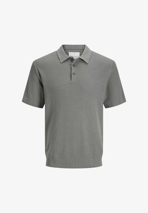 Pelēks īsu piedurknu polo krekls ar teksturētu rakstu, trīs pogu atloku un ribotām apkakli un apakšmalu. Viegls adīts audums.