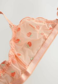 Thumbnail Image 6