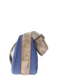 Borsa blu con una tracolla a motivo mappa testurizzato. Presenta una forma arrotondata, tessuto morbido e una tracolla regolabile di colore crema con una fibbia in metallo.