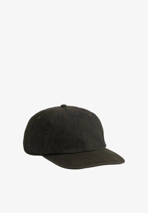Sort bomulds baseballkasket med buet skygge og ventilationshuller på hvid baggrund.