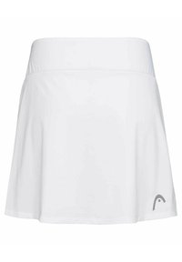 Falda atlética blanca fabricada con tela ligera, que presenta una cinturilla ancha y un logotipo en gris en la parte inferior derecha.