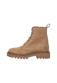 Stivaletti in suede tan con punta rotonda, lacci sulla parte anteriore e suola in gomma stampata. Presentano un tassello sul tallone e un logo in rilievo.