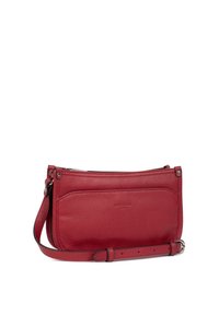 Borsa a tracolla rossa in pelle con superficie texture, chiusura a zip e tracolla regolabile. Presenta una tasca frontale e un marchio discreto.
