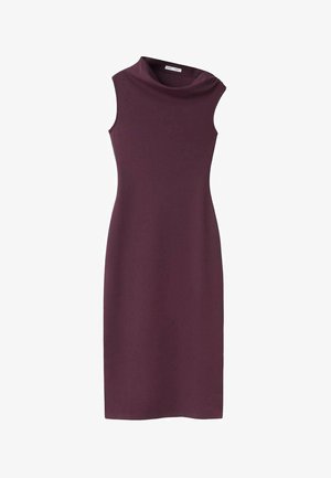 Rochie prună fără mâneci, până la genunchi, cu decolteu larg și lejer și siluetă dreaptă.