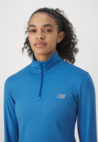 New Balance SPORT ESSENTIALS SPACE DYE QUARTER ZIP - Majica z dolgimi rokavi - blue agate heather