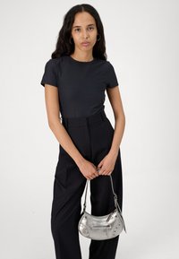 Rouge Edit VISADIE TROUSER - Trousers - meteorite