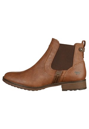 Bruine leren enkellaars met elastisch zijpaneel, lage gestapelde hak en decoratieve riem met metalen studs.