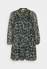 Tmavé květinové šaty s průhlednou, strukturovanou vrstvou, mají nařasený pás, dlouhé rukávy a volánkový lem ve odstínech zelené, krémové a hnědé.