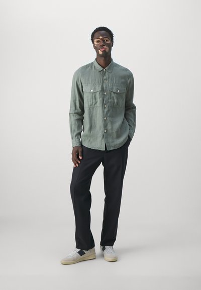 PS Paul Smith MENS L/S CASUAL FIT UTILITY - Marškiniai - khaki