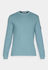 BADGE TEE - Top dugih rukava - goblin blue