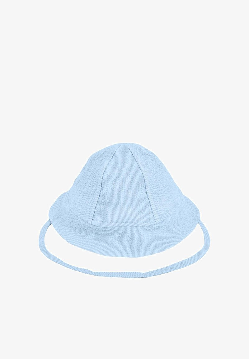 Cappellino per bambini azzurro chiaro in maglia con una piccola visiera e un cinturino sotto il mento per una vestibilità sicura.
