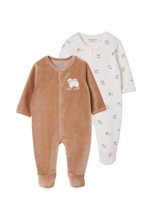 Zwei Baby-Fußies, der eine aus braunem Samt mit zwei weißen Schafen und Text, der andere weiß mit kleinen Schafaufdrucken. Beide haben Druckknöpfe.