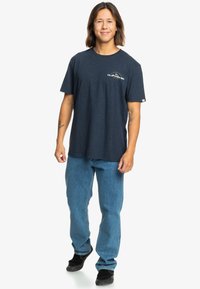 Quiksilver ARCHED TYPE - Triko s potiskem - dark grey