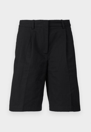 Sorte bomuldsshorts med flad front, to folder og sidelommer. Stoffet har en glat tekstur og en afslappet pasform.