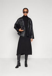 VILA VIAMARIA ROLL NECK DRESS - Φόρεμα-πουλόβερ - black